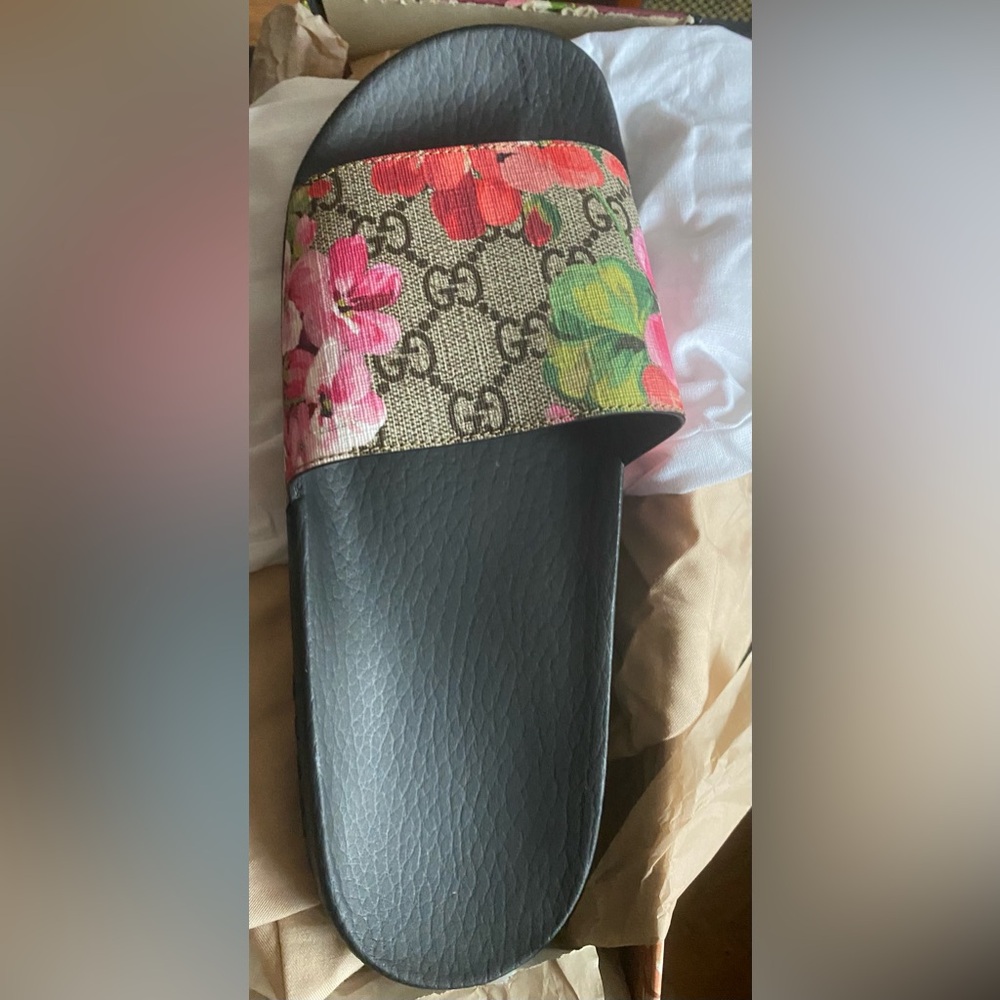 Gucci Pursuit Pool Slides.